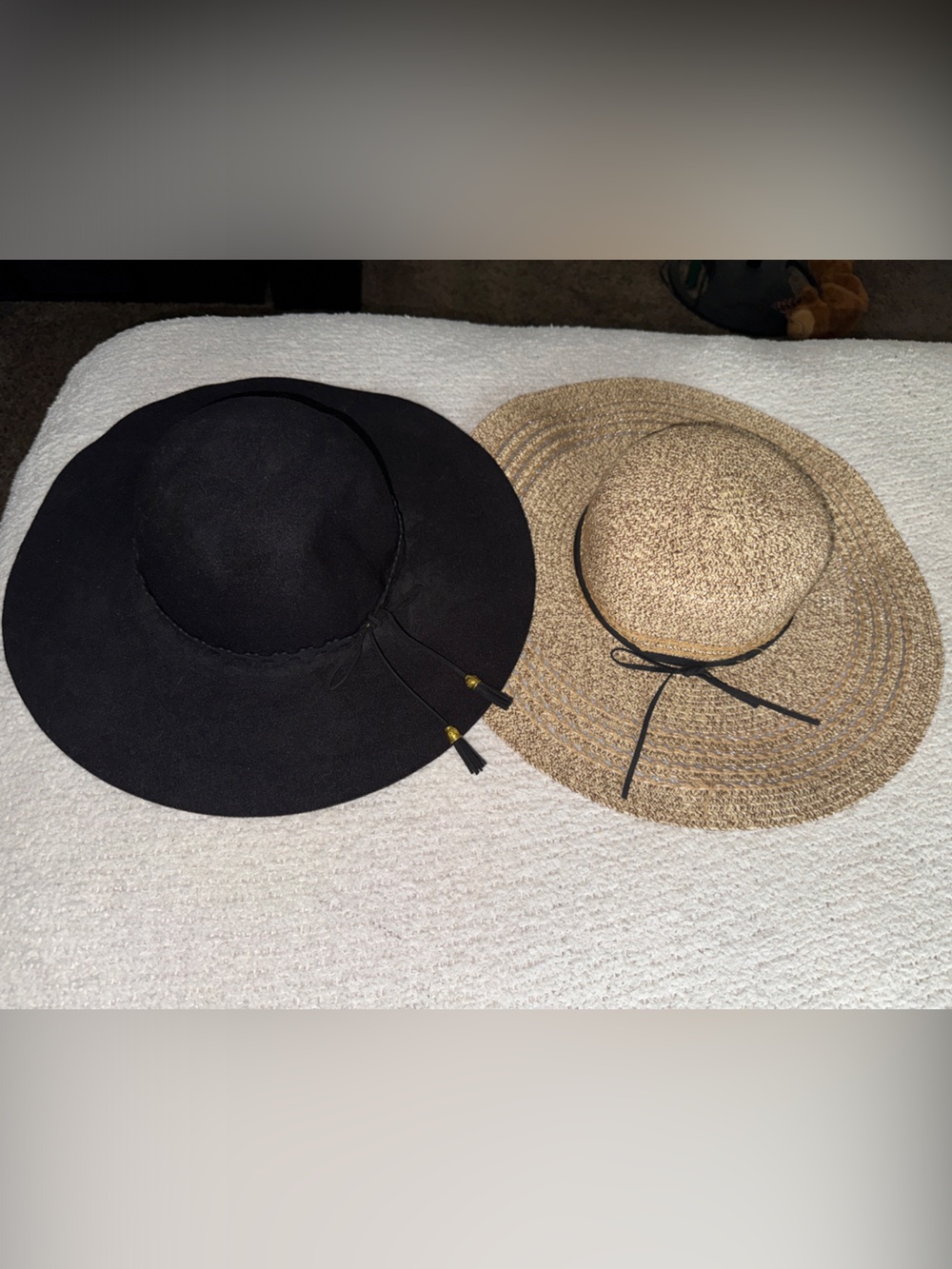 Pack of Two Wide-Brim Floppy Sun Hats โ Black and Natural Straw